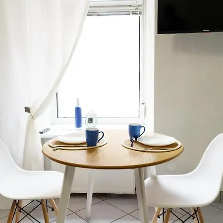 Cozy Near The High Castle Apartment *